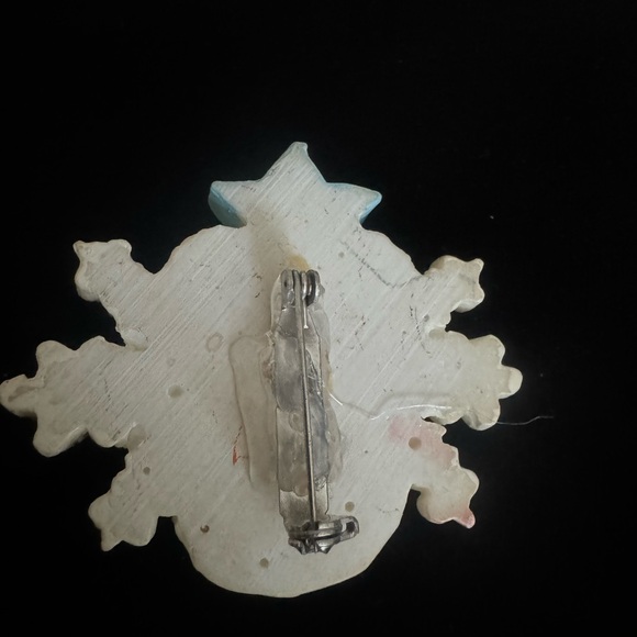 Vintage resin snowman brooch circa 1990 - Picture 3 of 3
